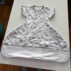 Clickyhips swaddle sleep sack 0-6 months EUC hip dysplasia friendly